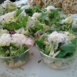 Ensalada de langostinos con boletus